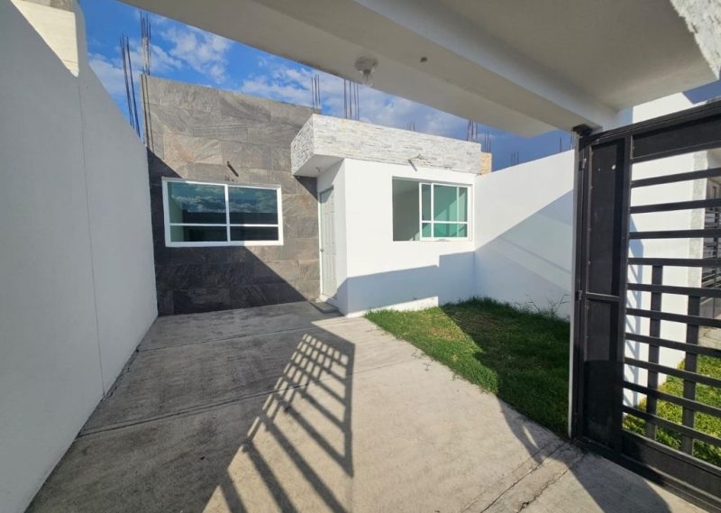 Casa Nueva de Un Nivel en Privada Residencial con Crédito Aceptado